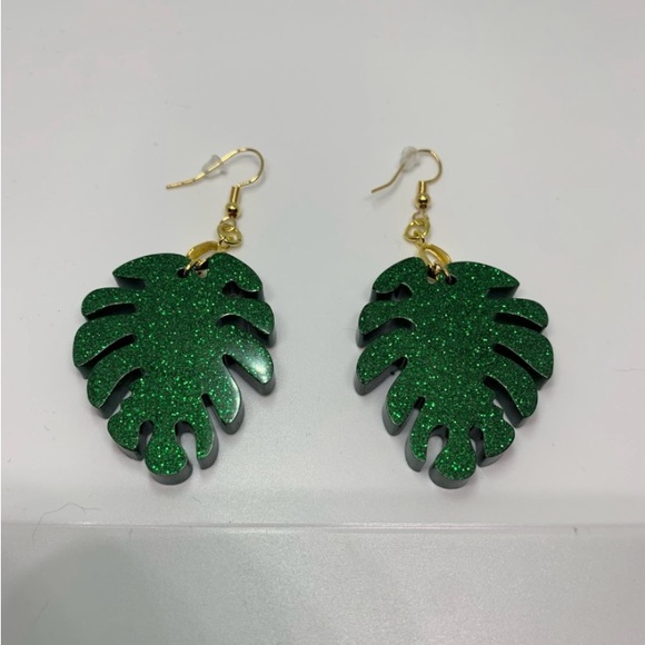 Green -n- glitter leaf earrings - Picture 5 of 5